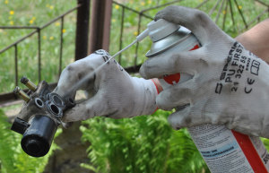 Фото очистителя дроссельной заслонки, avtovx.ru