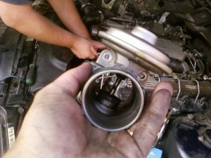 На фото - отключение клапана EGR, e38.ru На фото - отключение клапана EGR, e38.ru