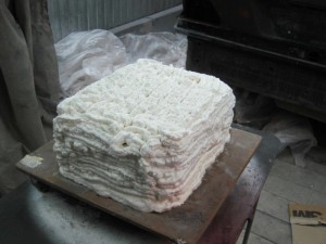 На фото - изготовление воздухозаборника своими руками из монтажной пены, drive2.ru На фото - изготовление воздухозаборника своими руками из монтажной пены, drive2.ru