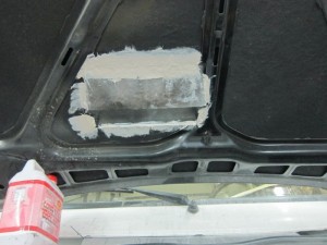 На фото - монтаж воздухозаборника на капот УАЗ Патриот, drive2.ru На фото - монтаж воздухозаборника на капот УАЗ Патриот, drive2.ru