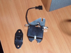 На фото - замок багажника от Лада Калина, drive2.ru На фото - замок багажника от Лада Калина, drive2.ru