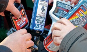 На фото - смешивание присадок для топлива, avto-kizlyar.ucoz.ru На фото - смешивание присадок для топлива, avto-kizlyar.ucoz.ru