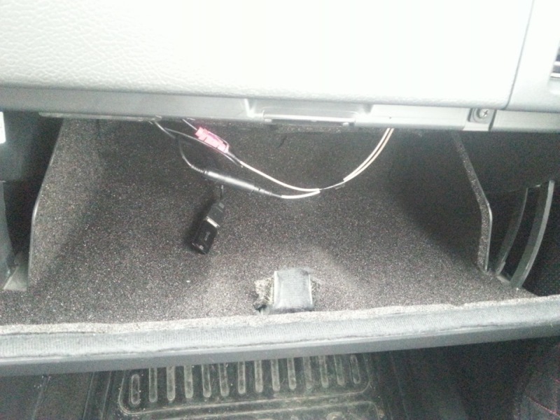 На фото - шумоизоляция бардачка Приоры На фото - шумоизоляция бардачка Приоры