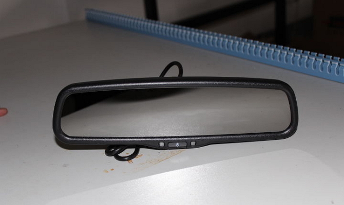 На фото - зеркало заднего вида для автомобилей ВАЗ На фото - зеркало заднего вида для автомобилей ВАЗ