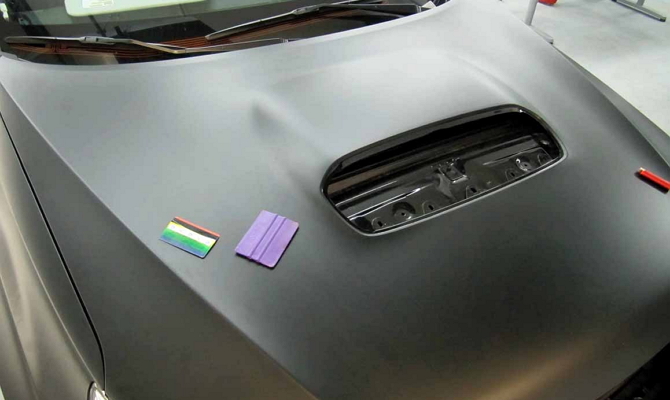 Оклейка капота авто винилом Оклейка капота авто винилом