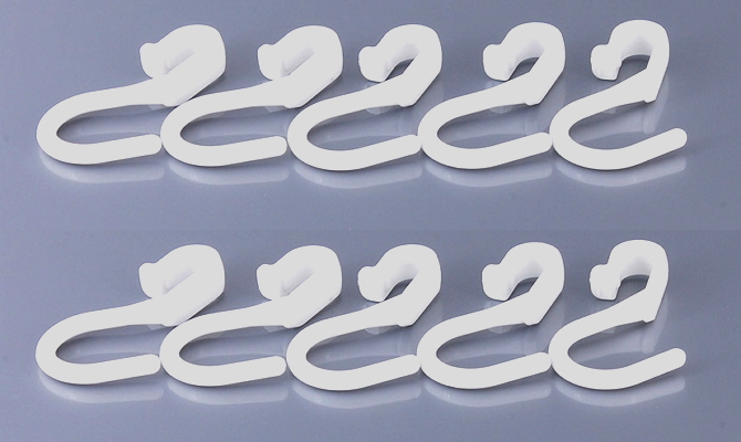 Комплект небольших пластиковых крючков Комплект небольших пластиковых крючков