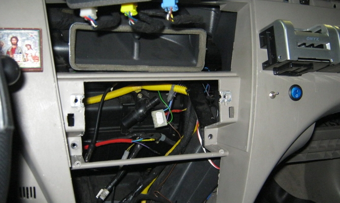 Снятие пластиковой панели Снятие пластиковой панели