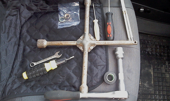 Инструменты для капитальной очистки заслонки Инструменты для капитальной очистки заслонки