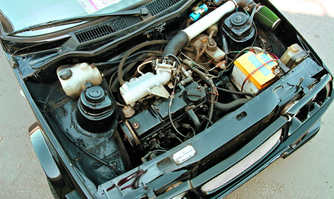 Двигатель автомобиля Таврии Двигатель автомобиля Таврии