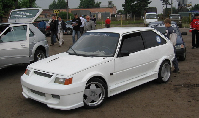 Тюнинг внешнего вида авто Тюнинг внешнего вида авто