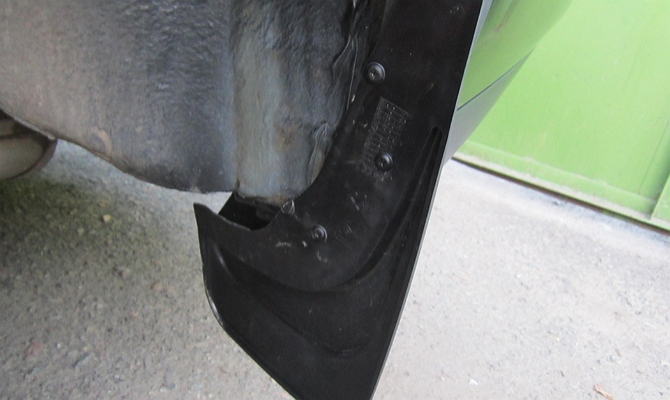 Установка передних брызговиков на Chevrolet Cruze своими руками Установка передних брызговиков на Chevrolet Cruze своими руками