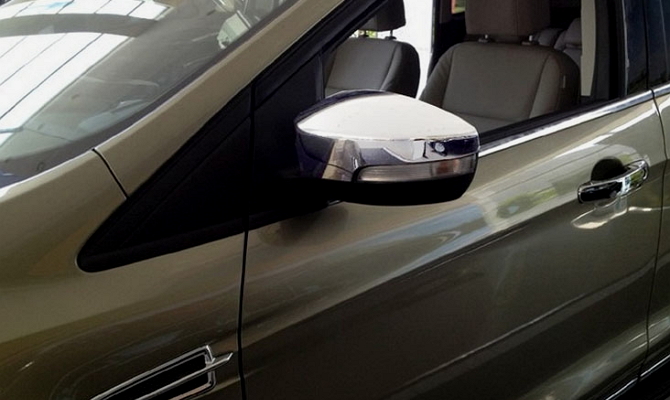 Отклейка карбоном зеркал заднего вида авто Отклейка карбоном зеркал заднего вида авто