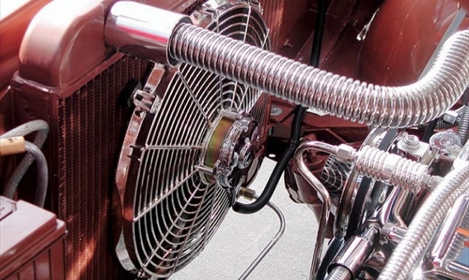 Жидкость – эффективный охладитель мотора Жидкость – эффективный охладитель мотора