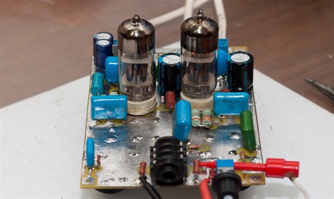 Ламповый усилитель – чистый звук при минимуме затрат Ламповый усилитель – чистый звук при минимуме затрат