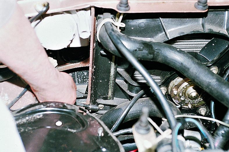 Как промыть радиатор охлаждения, не снимая его – чистка снаружи и изнутри