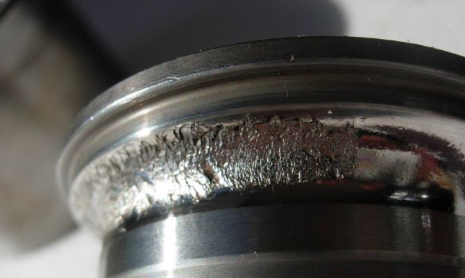 Если обнаружилось, что причина проблемы - стук шаровой опоры, то работу предстоит проделать титаническую Если обнаружилось, что причина проблемы - стук шаровой опоры, то работу предстоит проделать титаническую