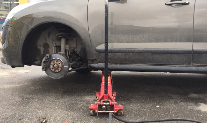 Соображения безопасности также склоняют нас к необходимости производить своевременную замену резины Соображения безопасности также склоняют нас к необходимости производить своевременную замену резины