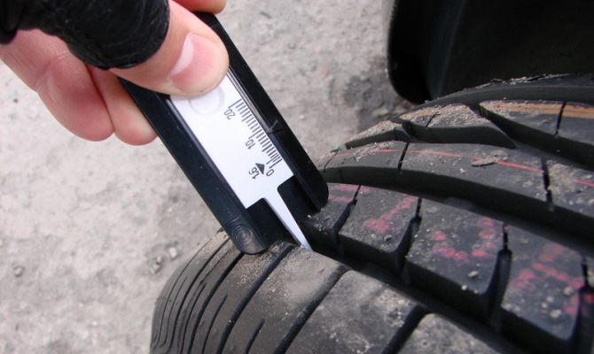 Особенно страдают при передвижении и изнашиваются первыми управляемые колеса Особенно страдают при передвижении и изнашиваются первыми управляемые колеса