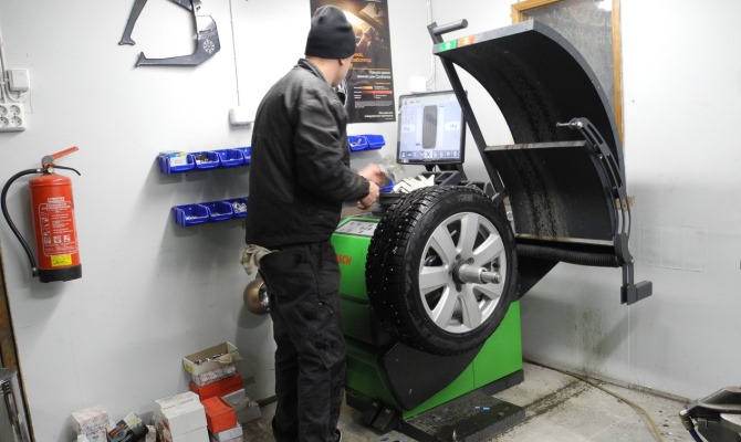 Если вам пришлось выполнять балансировку в сомнительном сервисе, проследите, чтобы работники строго соблюдали правила выполнения этой процедуры Если вам пришлось выполнять балансировку в сомнительном сервисе, проследите, чтобы работники строго соблюдали правила выполнения этой процедуры