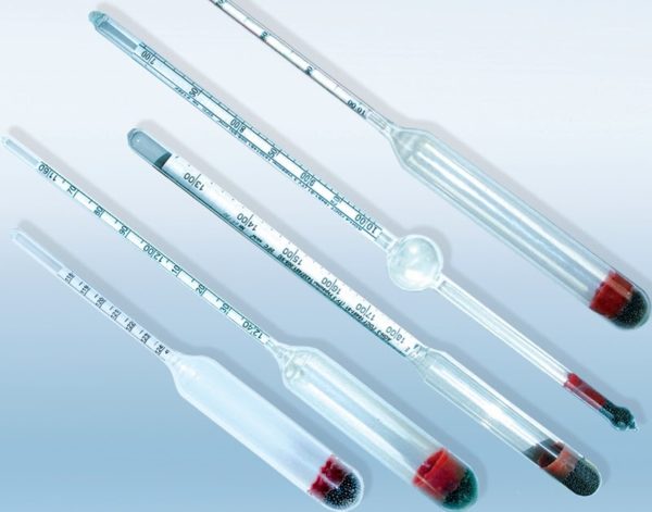 Как проверить плотность электролита в аккумуляторе – учимся пользоваться ареометром