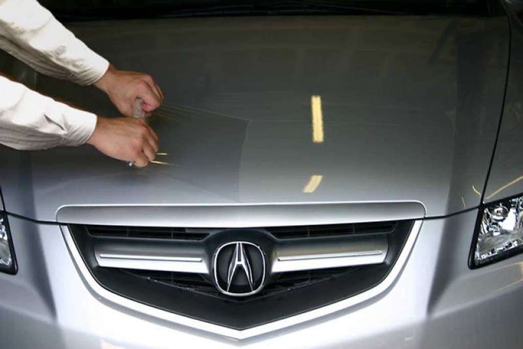 Антигравийная пленка на авто – защитим покрытие кузова от внешних воздействий