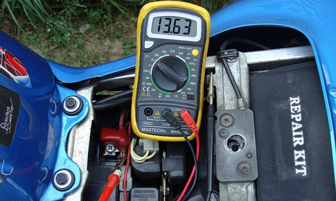 Как проверить плотность электролита в аккумуляторе – учимся пользоваться ареометром