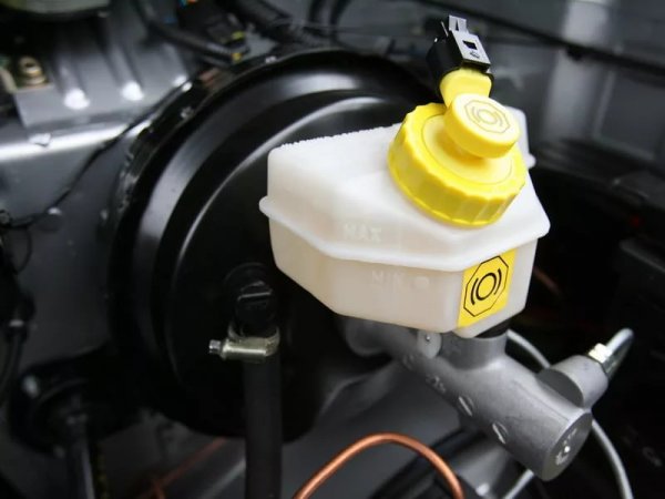 Работа вакуумного усилителя тормозов – первые признаки неисправности