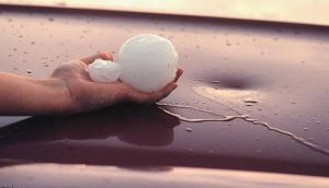 Три действенных способа выпрямить вмятину без покраски авто