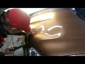 Три действенных способа выпрямить вмятину без покраски авто