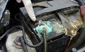 Бортовая зарядка аккумулятора: стоит ли заряжать не снимая с авто?