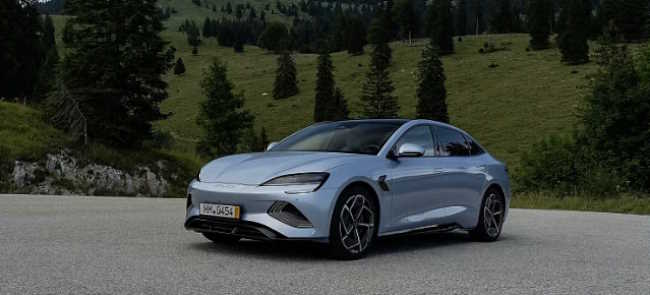 Фото китайского электромобиля BYD Seal