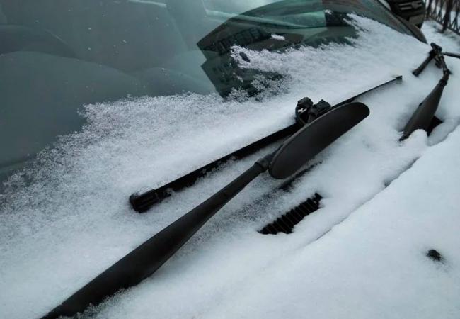 Причины примерзания дворников к лобовому стеклу Причины примерзания дворников