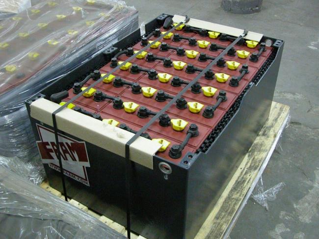 Мощный тяговый аккумулятор Мощный тяговый аккумулятор