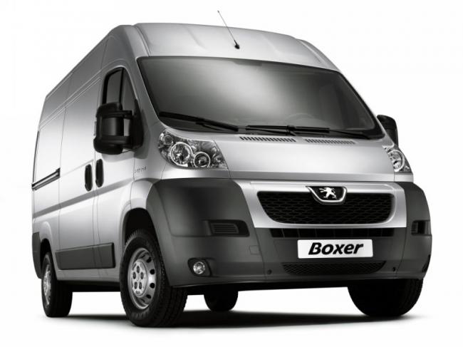 Представитель бренда Peugeot Boxer Автомобиль Peugeot Boxer