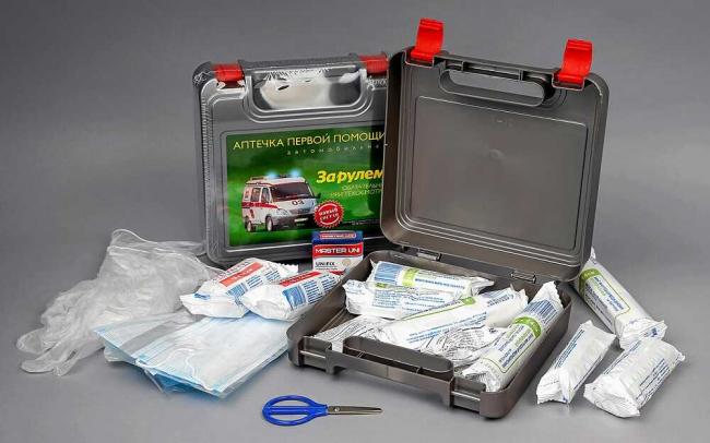 Набор аптечки для автомобиля Автомобильная аптечка в открытом виде