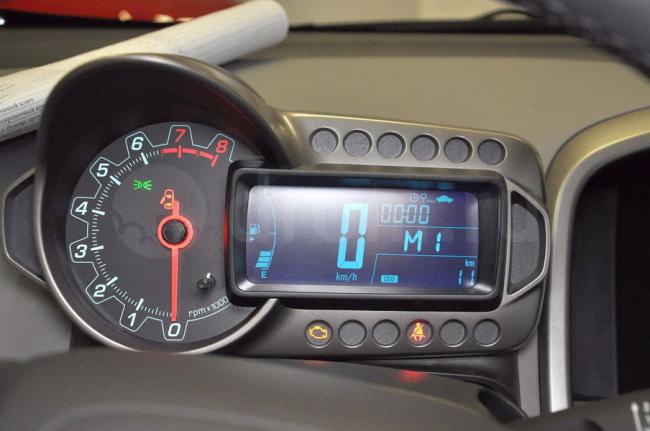 Автомобильный бортовой компьютер Автомобильный бортовой компьютер