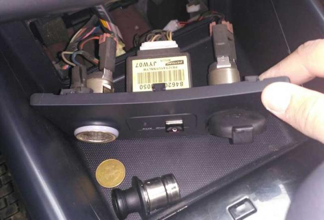 Проверка работоспособности прикуривателя Блок расположения прикуривателя