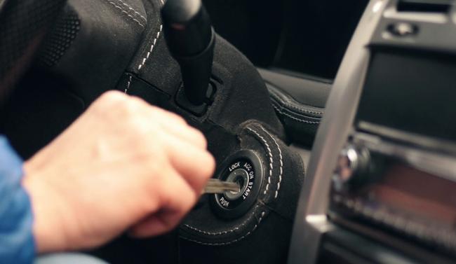 Чем смазать замок зажигания автомобиля Чем смазать замок зажигания автомобиля