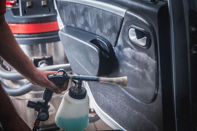 Чистка салона Чистка салона