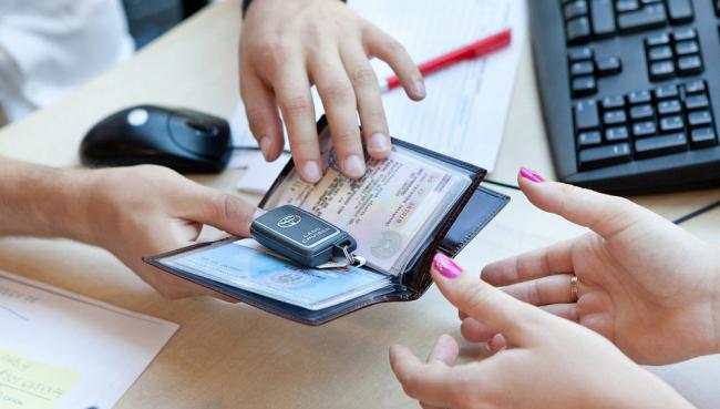 Что делать, если купил машину, а она находится в залоге Что делать, если купил машину, а она находится в залоге