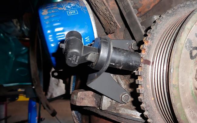 Самостоятельная установка датчика положения коленвала Датчик положения коленвала