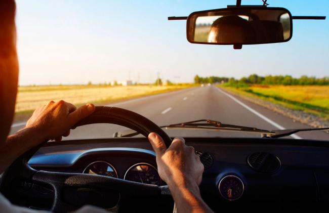 Динамичный разгон Водитель за рулем