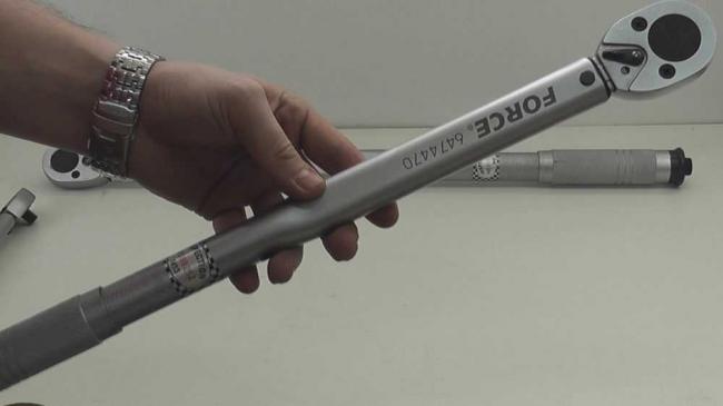 Динамометрический ключ для откручивания болтов Динамометрический ключ для откручивания болтов