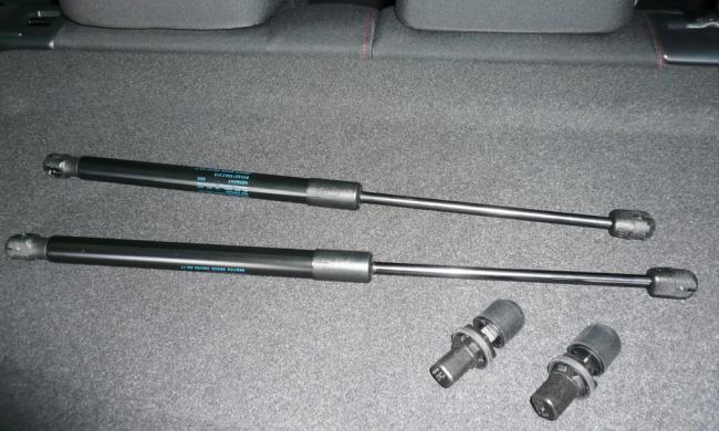 Доводчик крышки багажника на машину Доводчик крышки багажника на машину