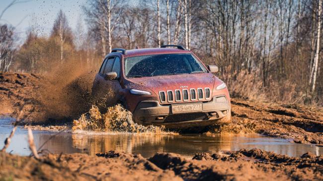 Движение автомобиля по бездорожью Движение автомобиля по бездорожью