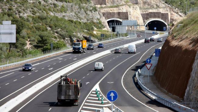 Движение машины по трассе Движение машины по трассе