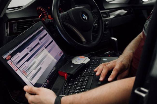 Проведение компьютерной диагностики Электронный спидометр и диагностика