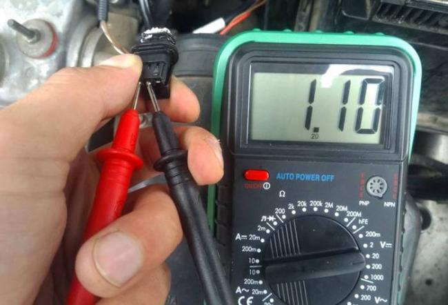 Проверка электронного спидометра мультиметром Электронный спидометр и мультиметр