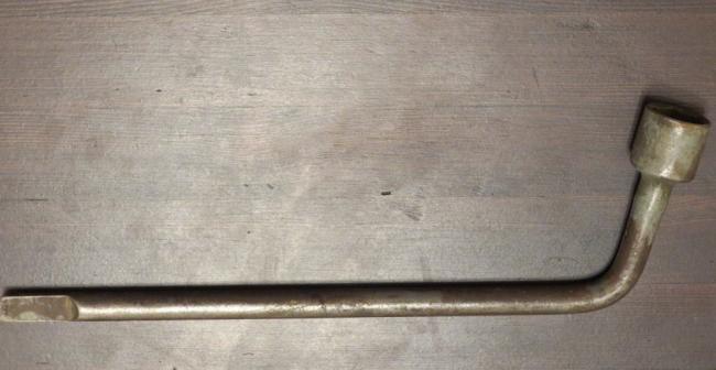 Г-образный балонный ключ Г-образный балонный ключ