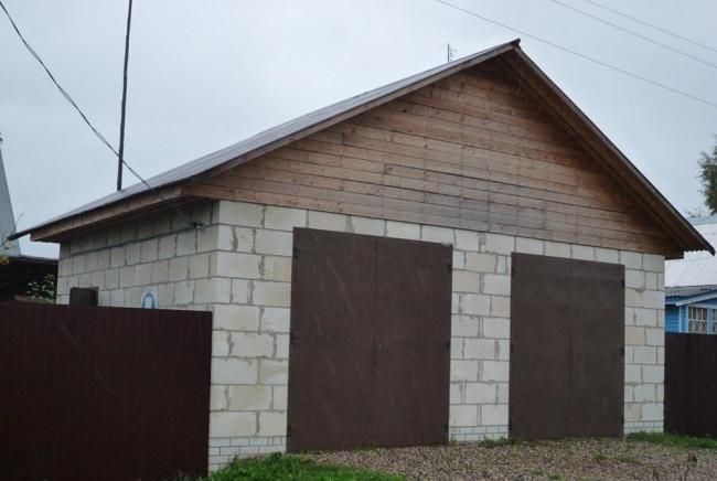 Гараж из шлакобетона Гараж из шлакобетона